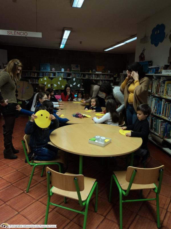 Biblioteca dinamiza sessão para bebés e crianças