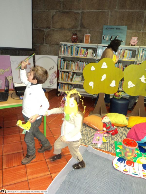 Biblioteca dinamiza sessão para bebés e crianças