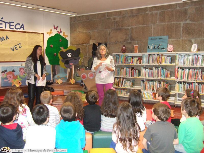 Biblioteca Municipal apresenta a autora Adelaide Graça com “A Festa do Brincar”