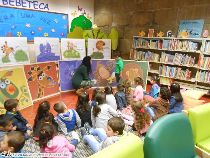 Biblioteca Municipal apresenta Teatro de Fantoches para crianças do Jardim de Infância de Vilar -...