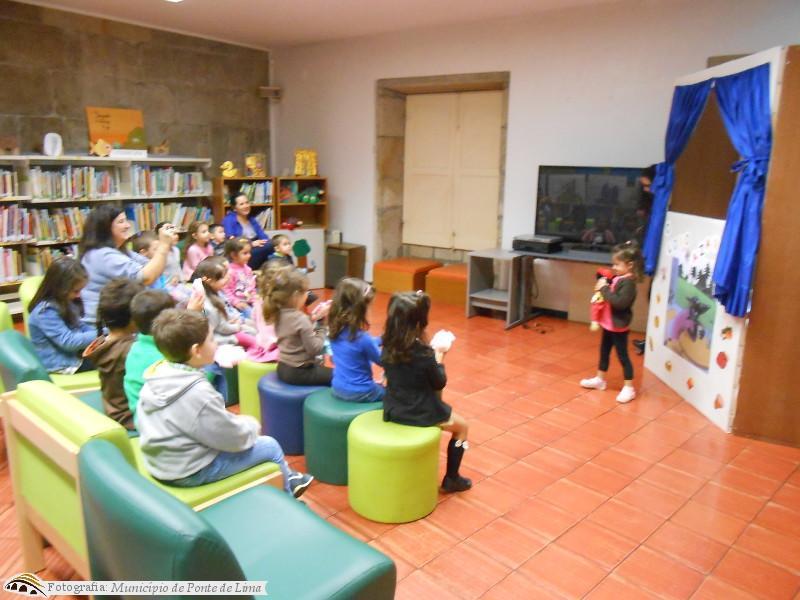Biblioteca Municipal apresenta Teatro de Fantoches para crianças do Jardim de Infância de Vilar -...