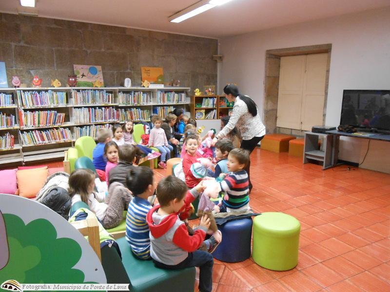 Biblioteca Municipal apresenta Teatro de Fantoches para finalistas do Jardim de Infância da Santa...