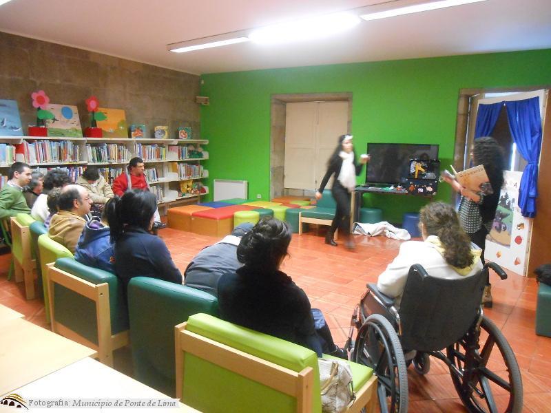 Biblioteca Municipal dinamiza atividades para jovens e adultos da AAPEL