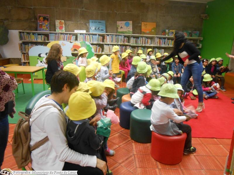 Alunos do Centro Educativo da Facha participam nas atividades da Biblioteca Municipal