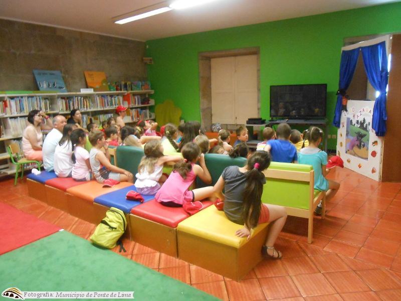 Biblioteca Municipal dinamiza Teatro de Fantoches para crianças da Associação de Freguesias do Va...