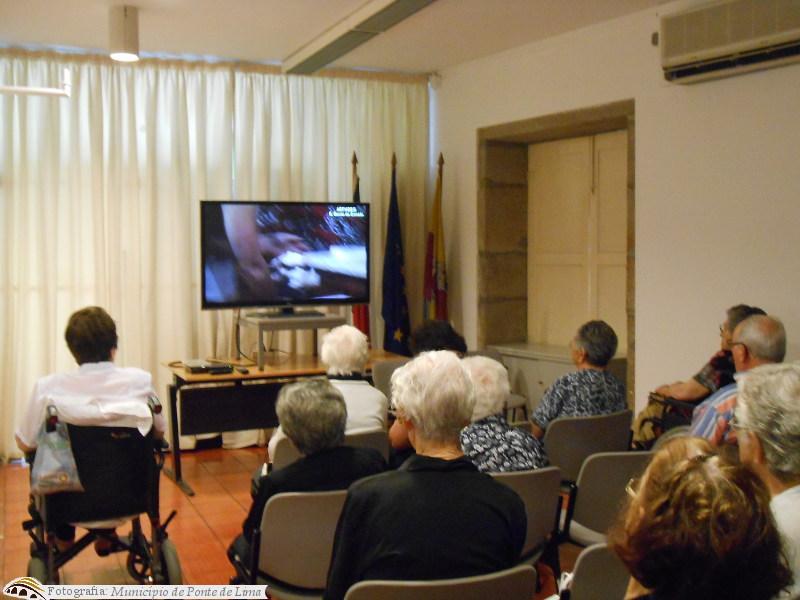 Biblioteca Municipal promove sessão de cinema em língua portuguesa para idosos do concelho