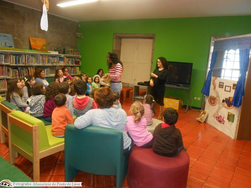 Biblioteca Municipal apresenta Teatro de Fantoches para crianças do Jardim de Infância e da EB1 d...