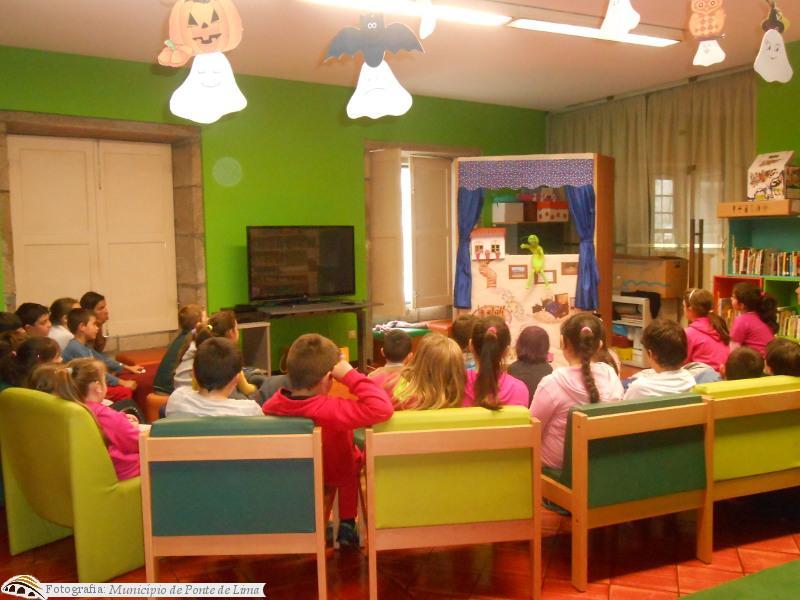 Biblioteca Municipal apresenta Teatro de Fantoches para crianças do Jardim de Infância e da EB1 d...