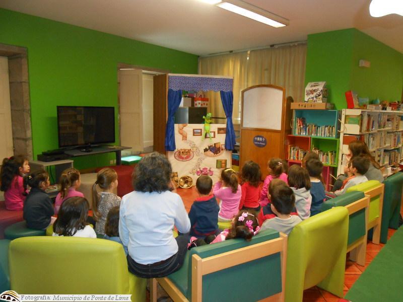 Biblioteca Municipal apresenta Teatro de Fantoches para crianças do Jardim de Infância da Facha